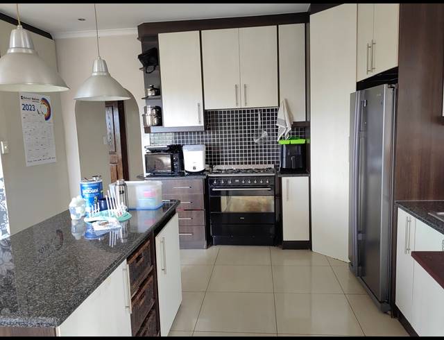 3 BEDROOM HOUSE FOR SALE IN GLENWOOD